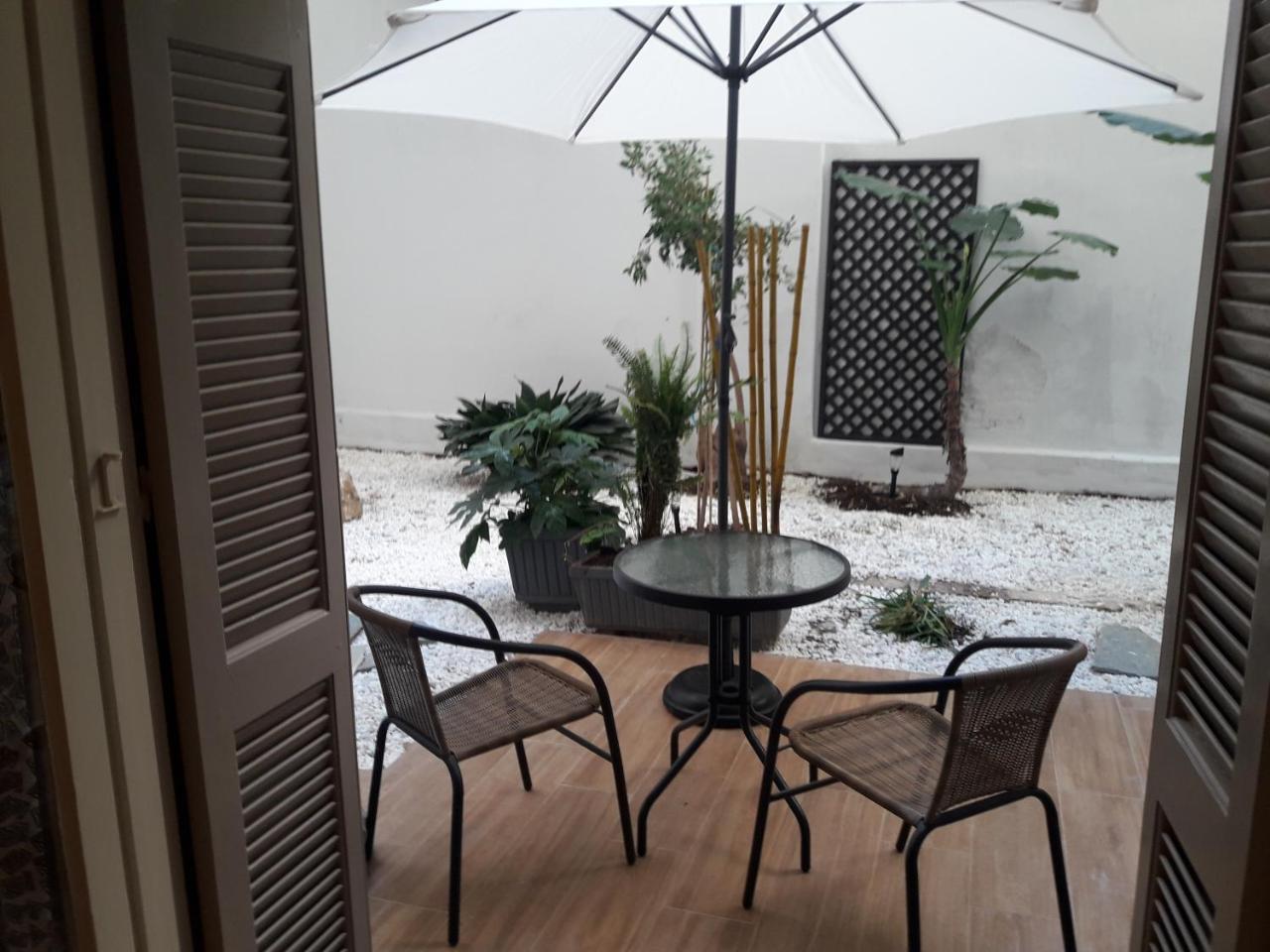 Studio Posh With Garden In Kolonaki Atina Dış mekan fotoğraf